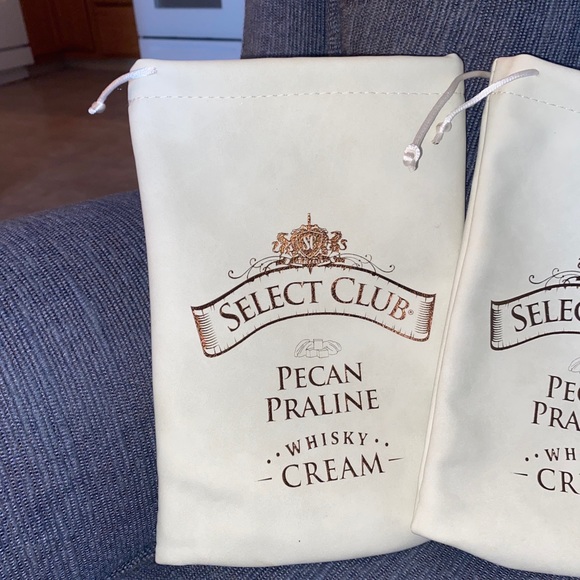 four faux leather bags Select Club Pecan Praline Whisky Cream drawstring bags - Picture 5 of 7